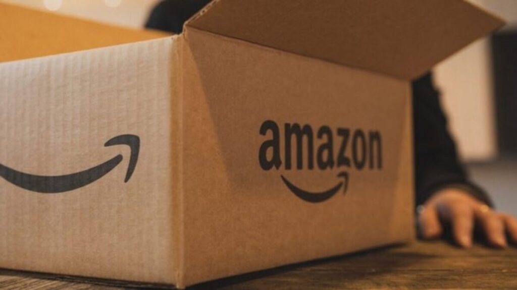 Amazon investe em IA para a conferência de produtos danificados