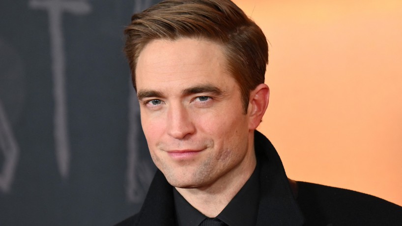 Robert Pattinson signo