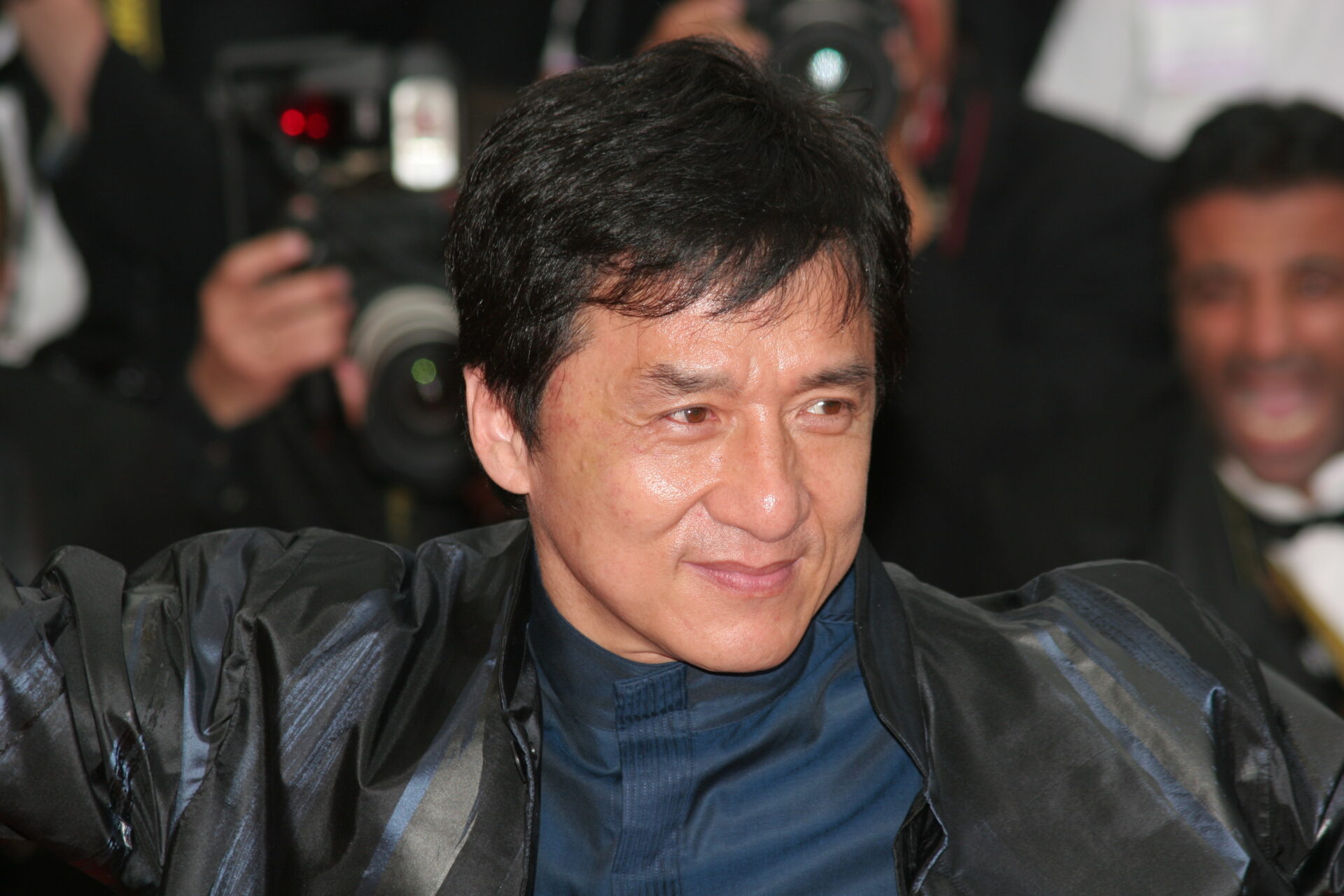 Escapou da morte: Jackie Chan cai e quase morre em set de filmagens