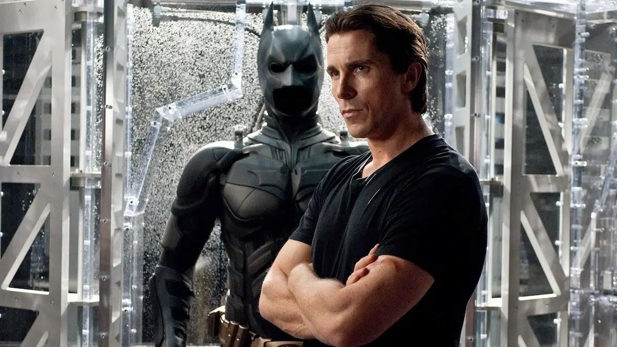 Christian Bale ganha homenagem em traje do Batman