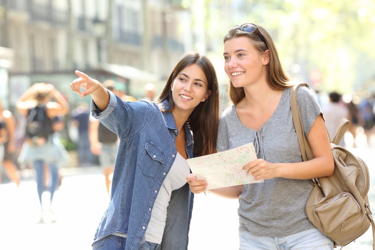 Dicas de comunicação que podem te salvar em uma viagem