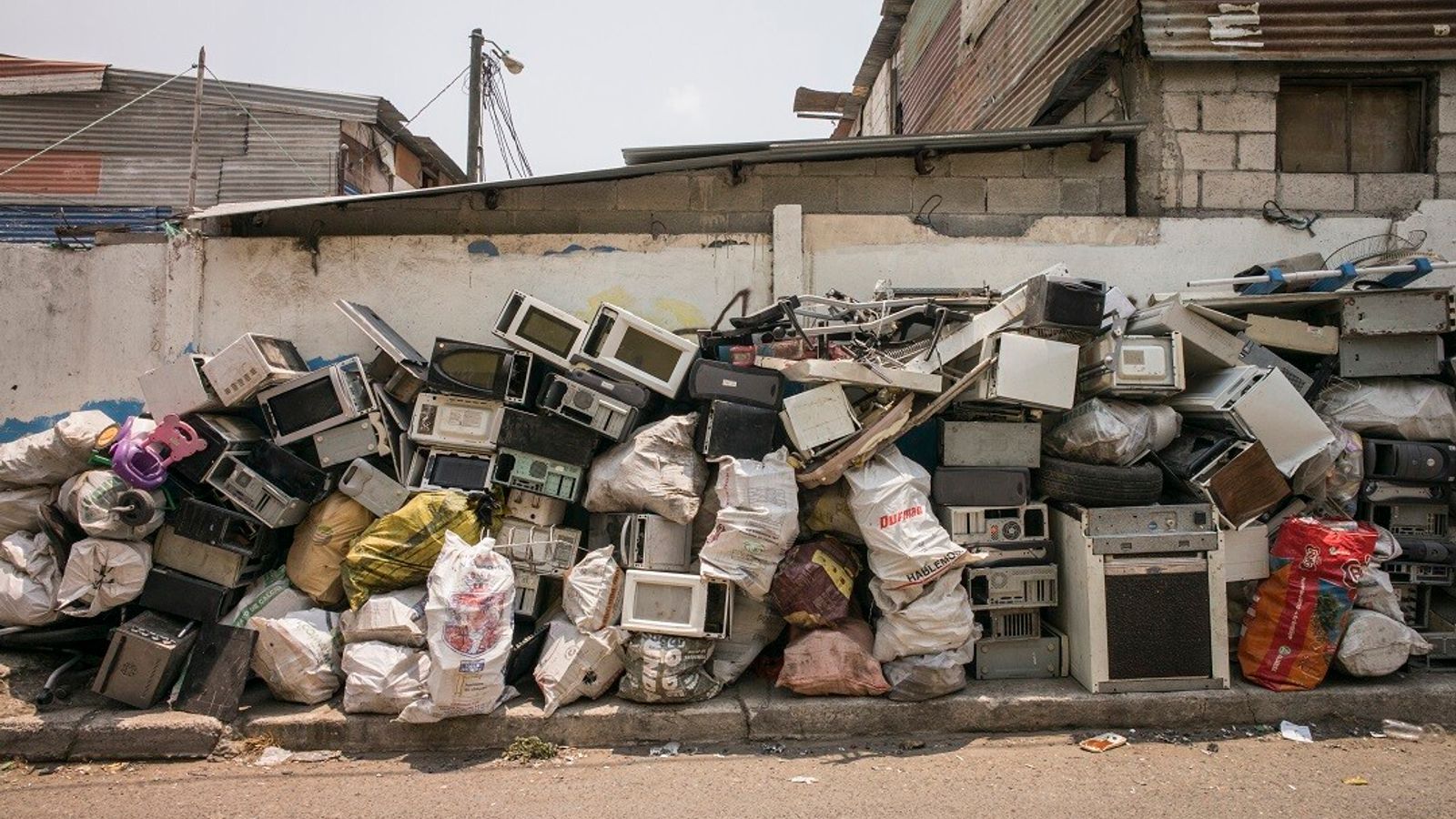 como descartar o lixo eletrônico