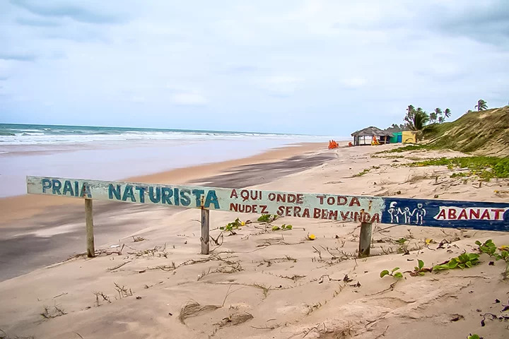 Praias de nudismo brasileiras.