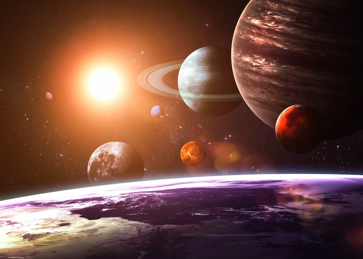 A história da descoberta dos planetas e uma novidade cósmica