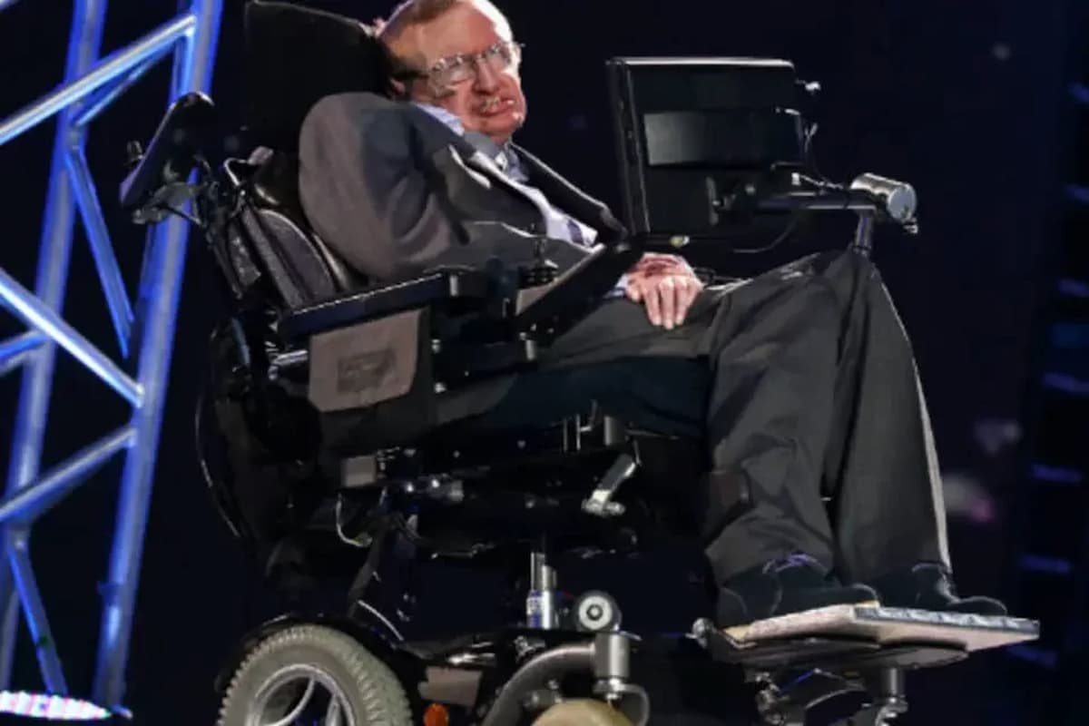 Stephen Hawking has already warned of the danger of artificial intelligence to humanity