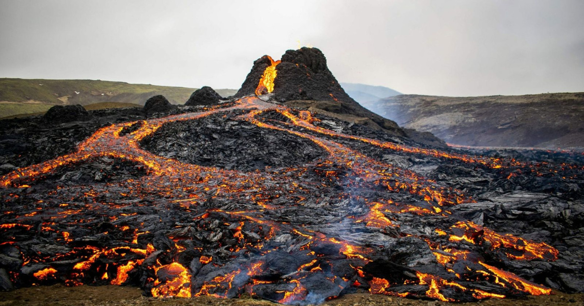 Un pueblo de Islandia sufre una reciente erupción volcánica